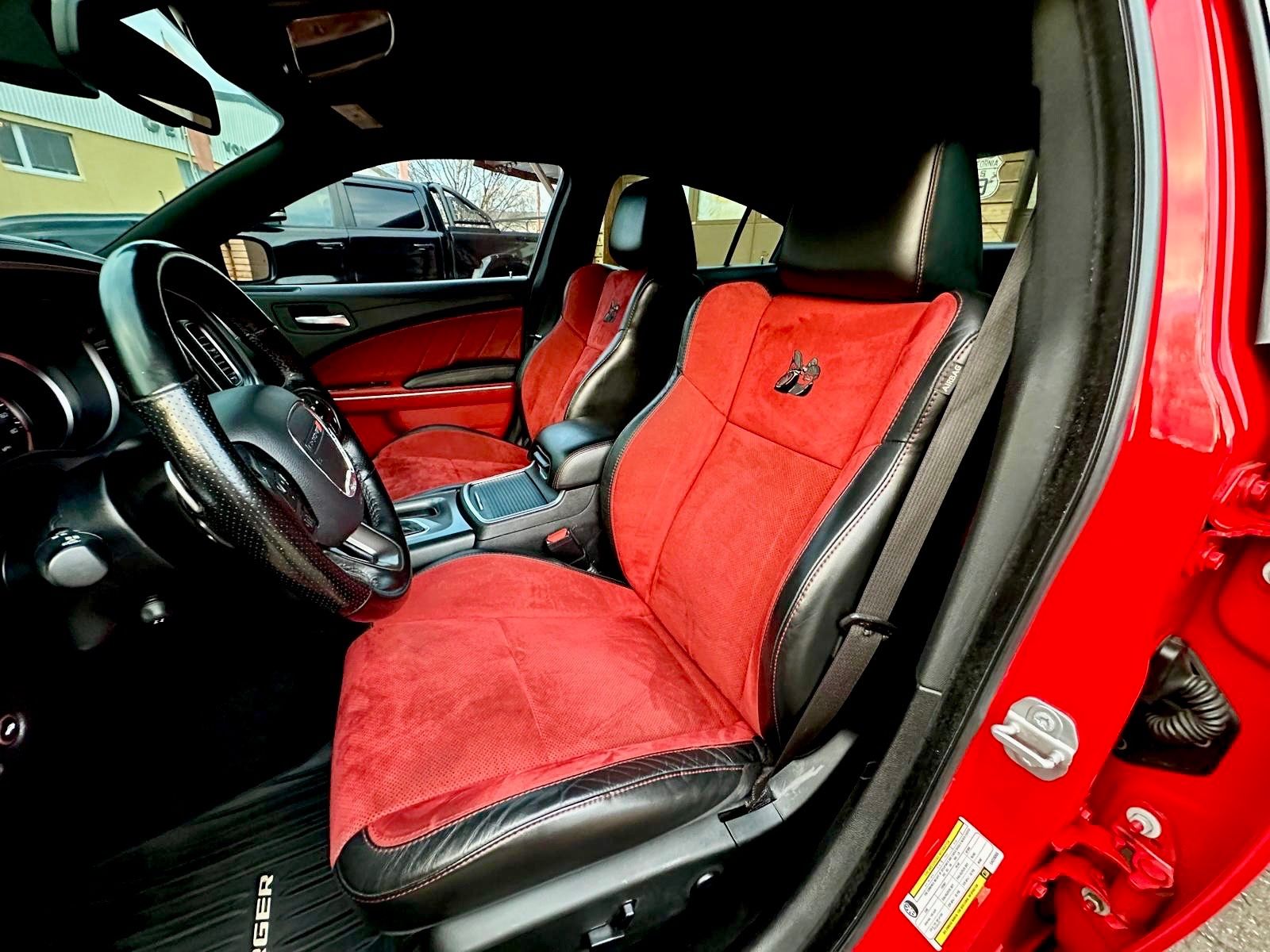Dodge SRT*6,4*V8*BREMBO*STERNHIMMEL*NAVI*LED*GARANTIE*