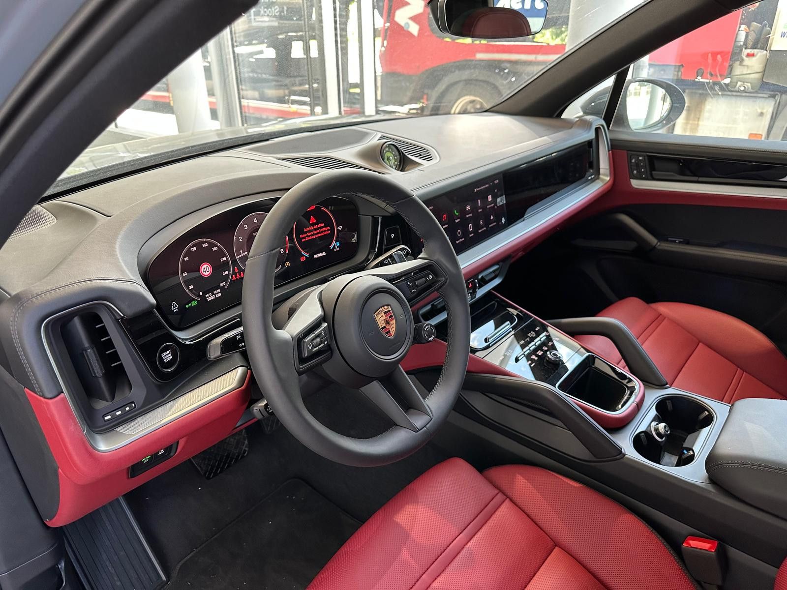 Porsche Cayenne Facelift -19%/gr-rot/Pan/Mtx/ACC/14W/21