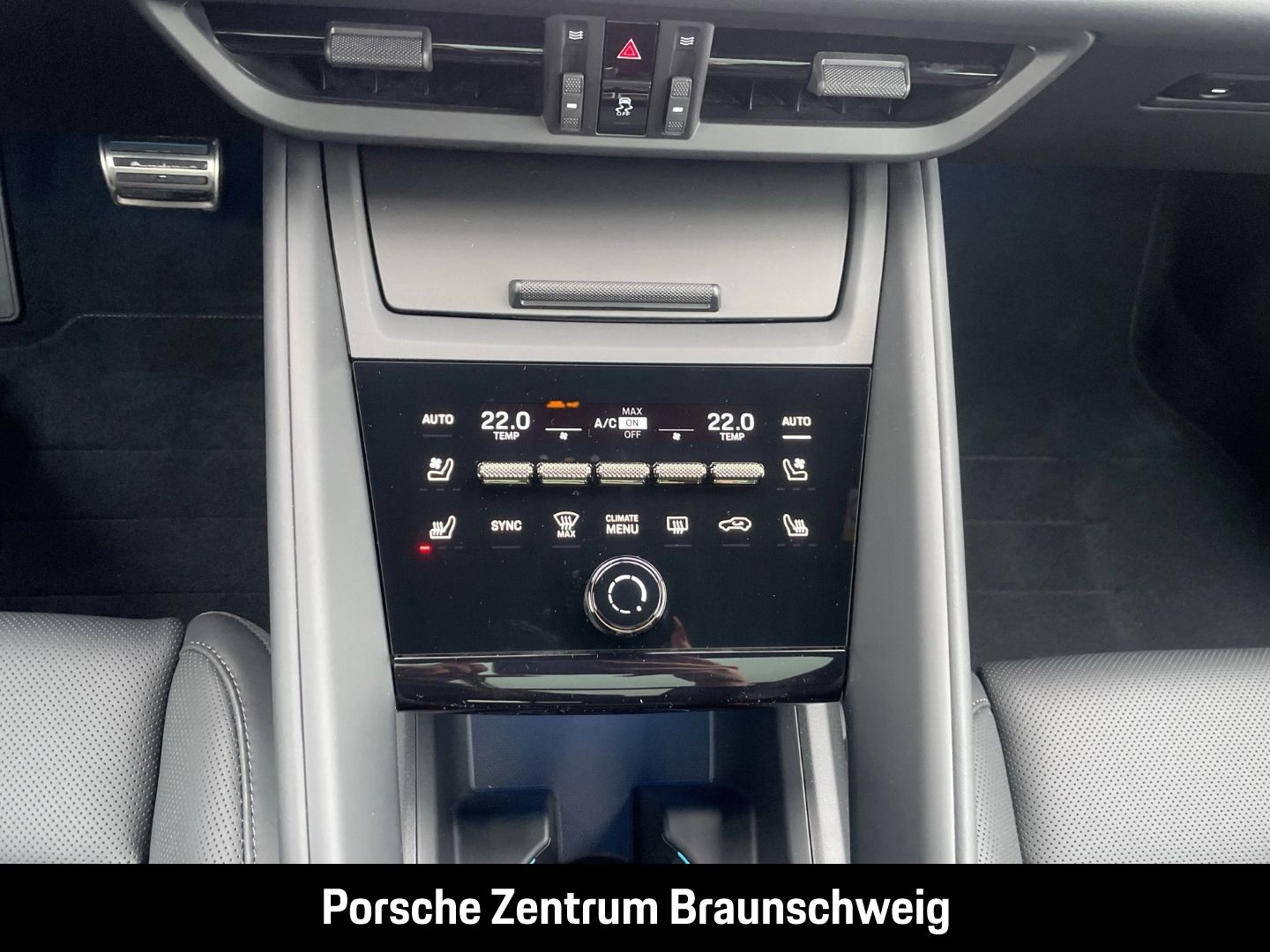 Porsche Macan Turbo BOSE Luftfederung Panoramadach LED