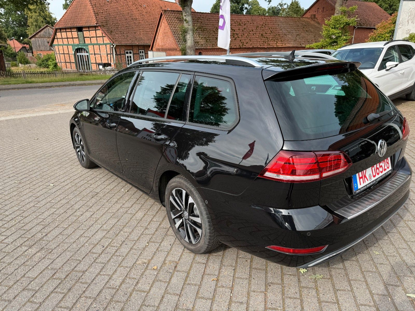 Volkswagen Golf VII Variant IQ.DRIVE - Samsaru's Car Outlet