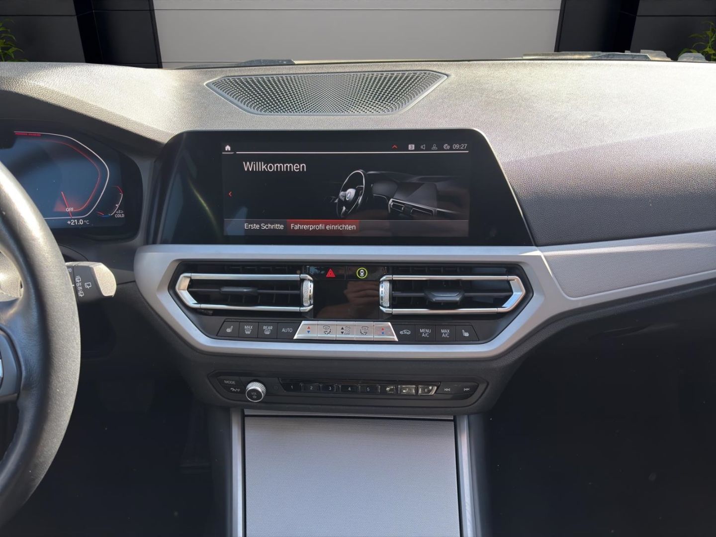 BMW 320 xDrive Advantage - Samsaru's Car Outlet