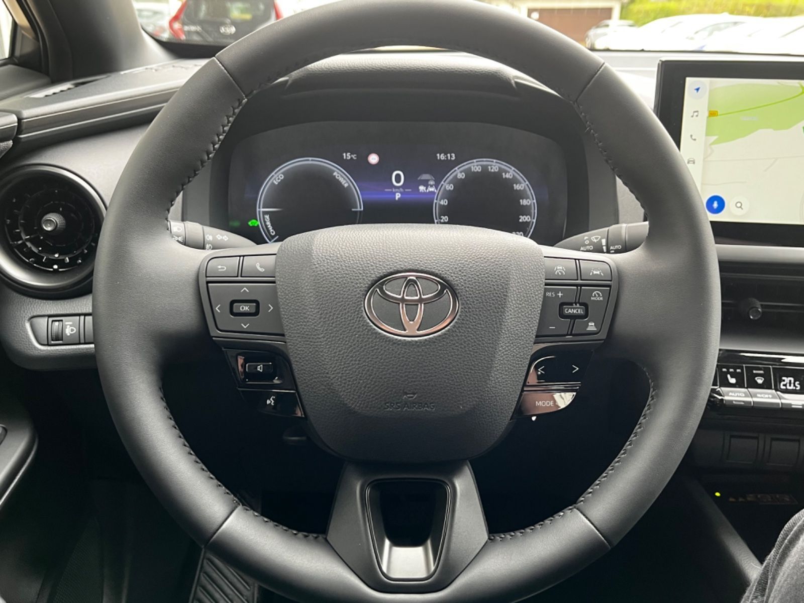 Toyota C-HR 1.8l Hybrid Team - Samsaru's Car Outlet