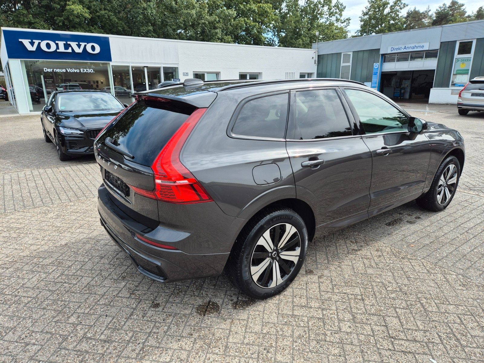 Volvo XC60 Plus Dark Recharge Plug-In Hybrid AWD