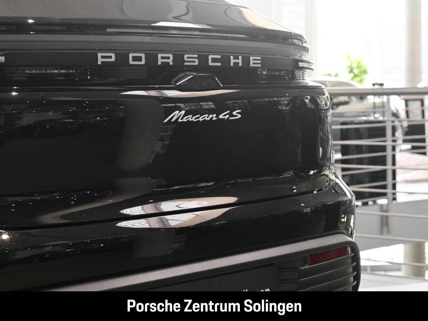 Porsche Macan 4S - Samsaru's Car Outlet