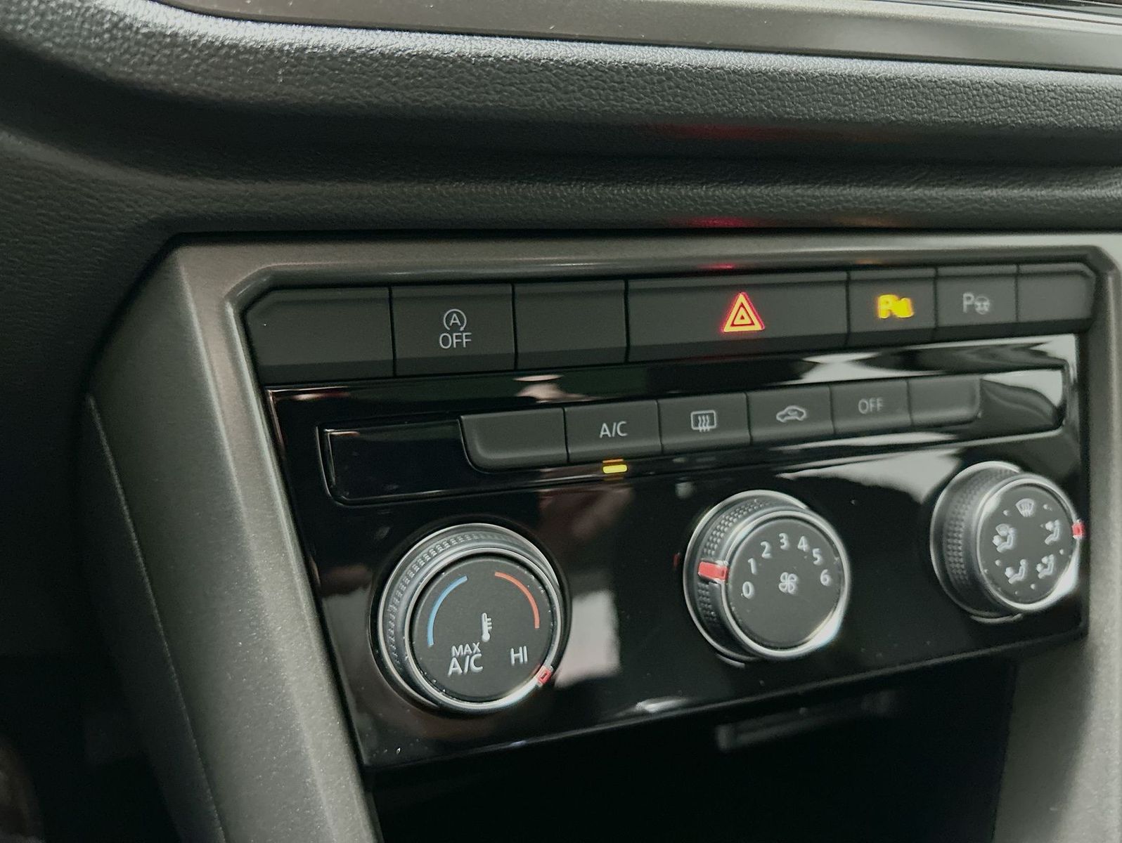Volkswagen T-Roc Style 1.5TSI DSG - Samsaru's Car Outlet