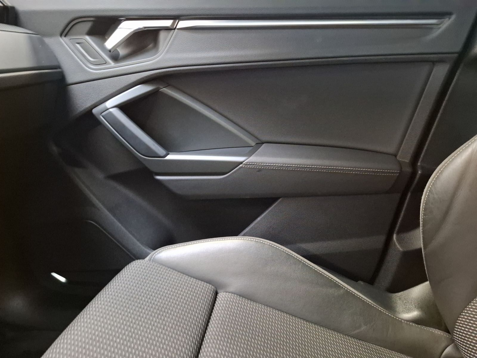 Audi Q3 S line 45 TFSI quattro - Samsaru's Car Outlet