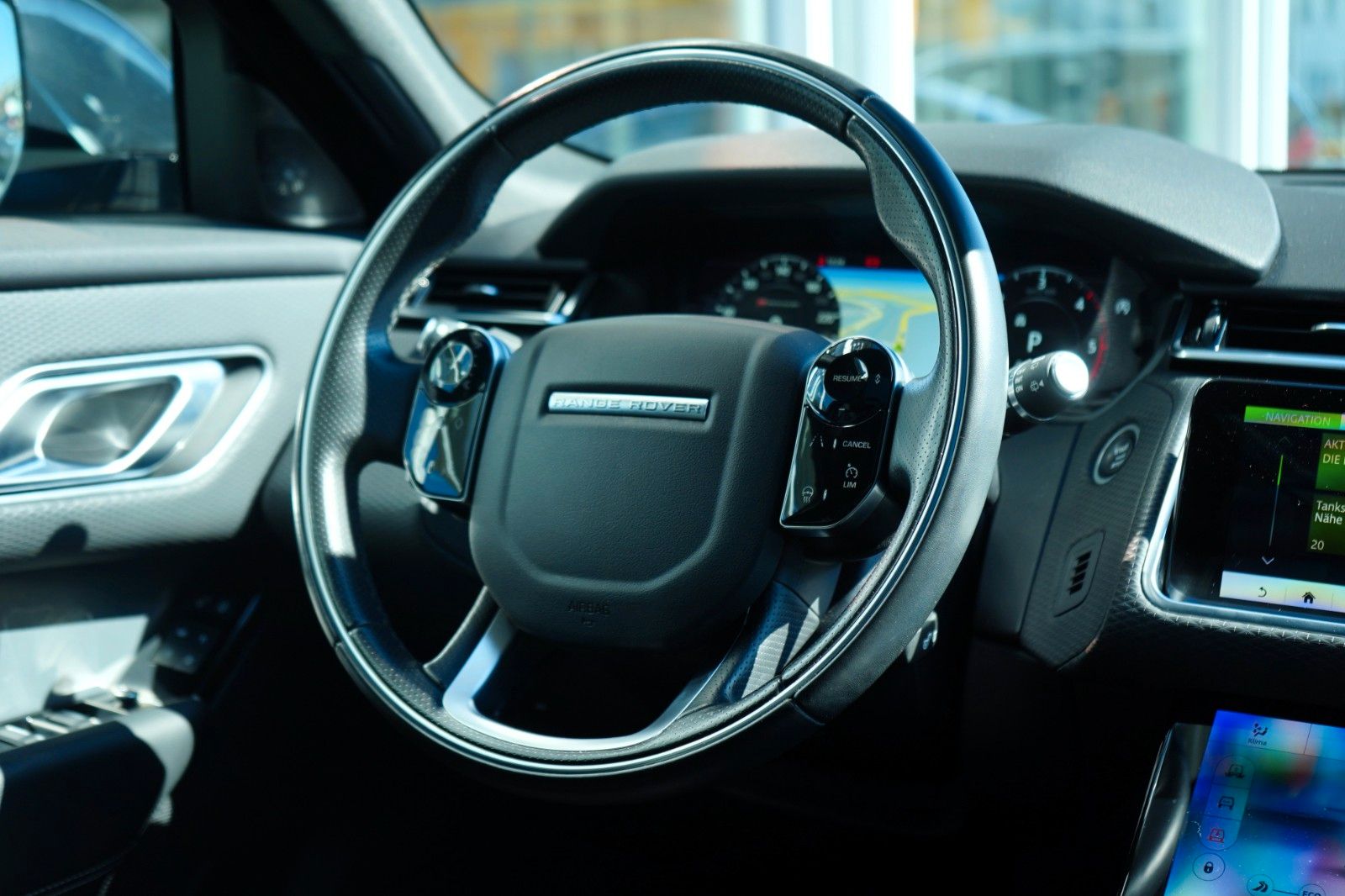 Range Rover Velar R-Dynamic - Samsaru's Car Outlet