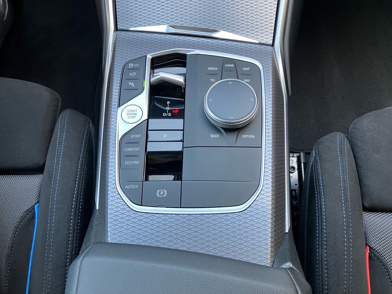 BMW 320d xDrive Limousine M Sport HUD PA+ DA ACC GSD