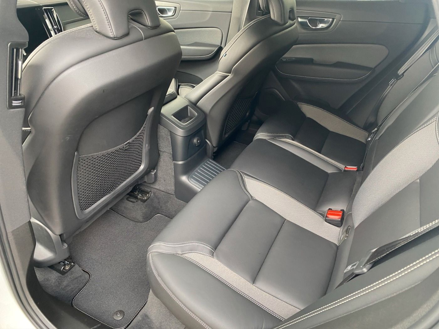 Volvo XC60 R-Design AHK Kamera LED