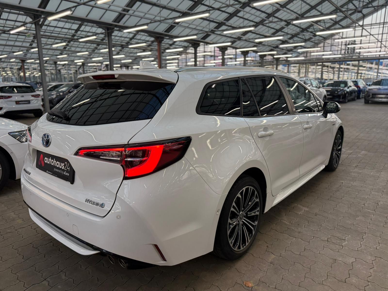 Toyota Corolla 2.0 Hybrid Team D LED|Navi|ParkPilot|ACC