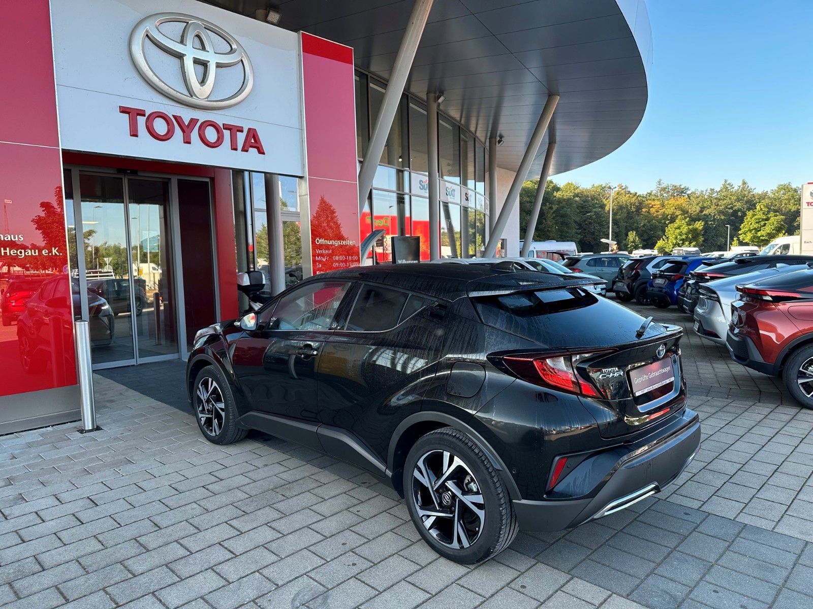 Toyota C-HR 2.0 Hybrid - Samsaru's Car Outlet