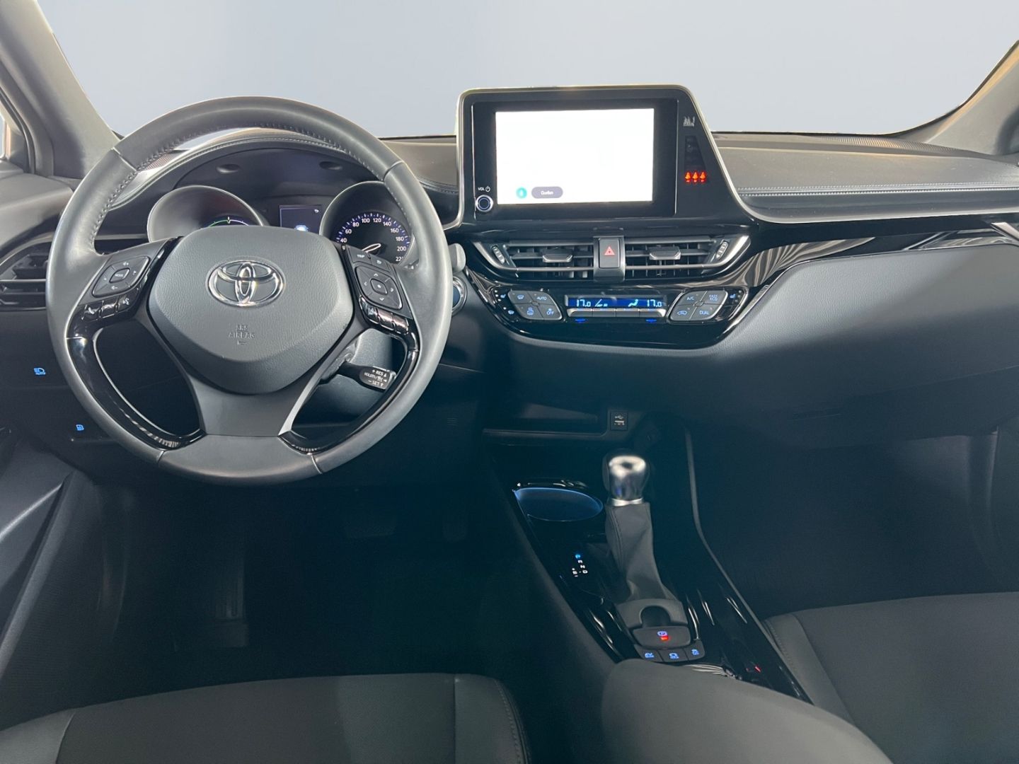 Toyota C-HR 2.0 Hybrid Team - Samsaru's Car Outlet