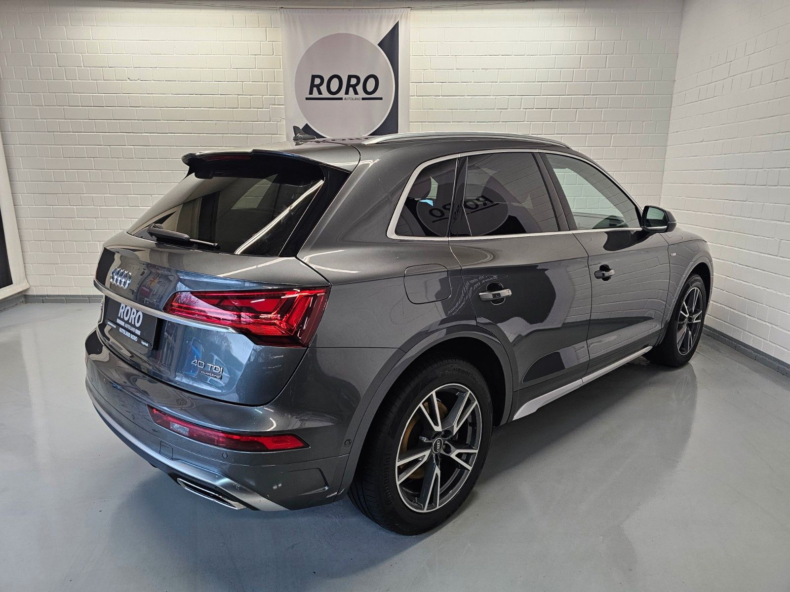 Audi Q5 40 TDI quattro S line + Head-Up/ACC/CarPlay