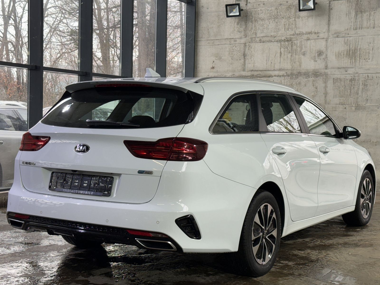 Kia Ceed Plug-in Hybrid Vision - Samsaru's Car Outlet