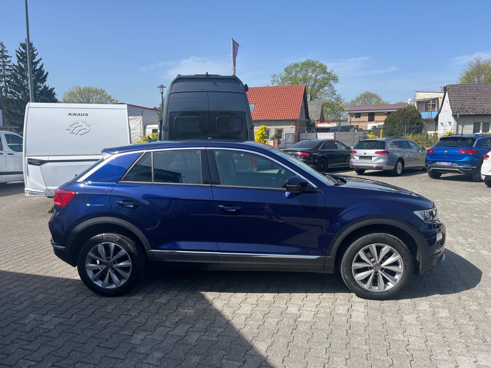 Volkswagen T-Roc 1.5 TSI Style - Samsaru's Car Outlet
