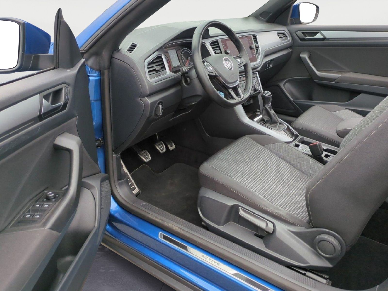 Volkswagen T-Roc ACTIVE 1.0TSI - Samsaru's Car Outlet