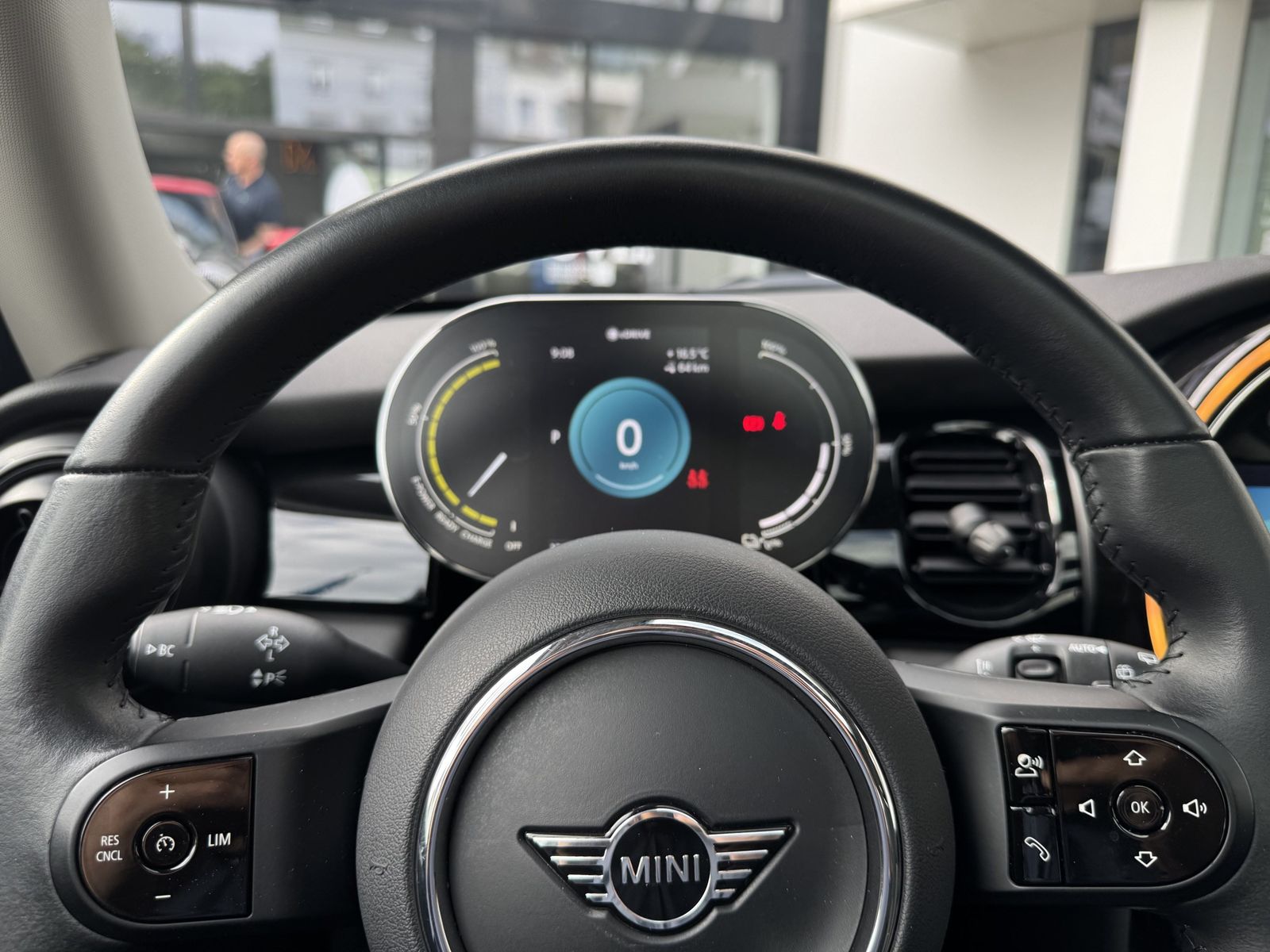 MINI Cooper SE - Samsaru's Car Outlet