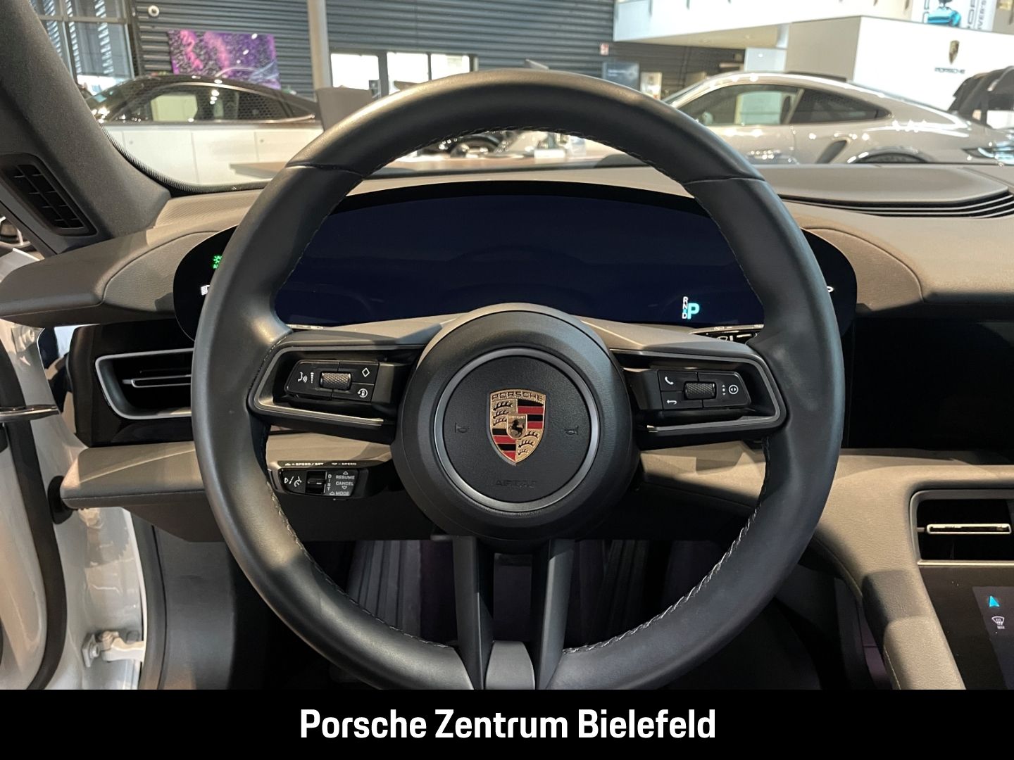 Porsche Taycan 4 Cross Turismo Panorama Surround-View