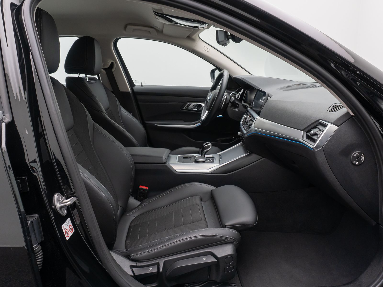 BMW 330e Sport Line - Samsaru's Car Outlet