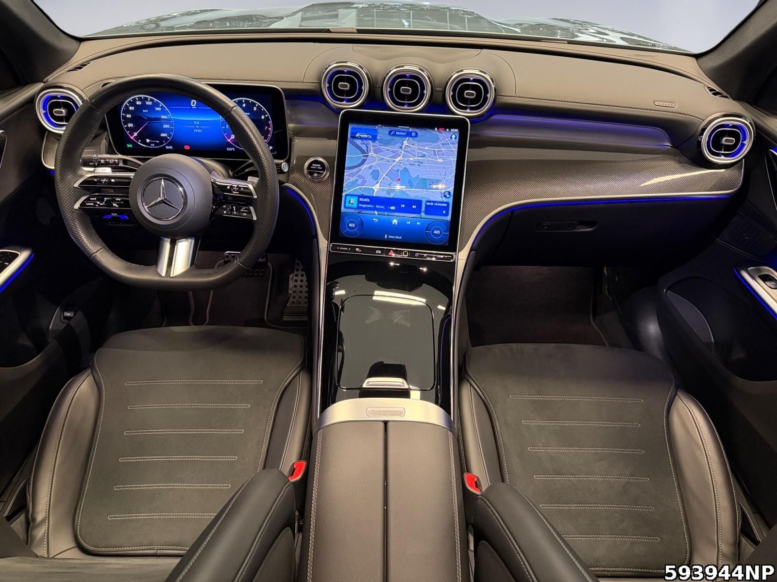Mercedes-Benz GLC 300 4M AMG Night Pano AHK 360° DISTRONIC 20"