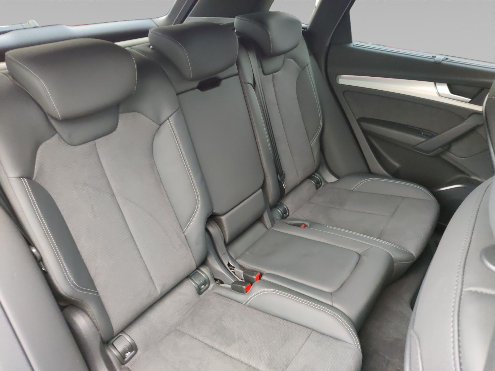 Audi Q5 55 TFSIe S line quattro S tronic Matrix AHK