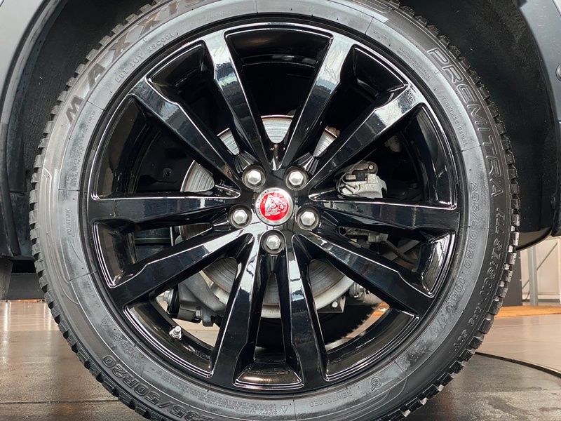 Jaguar E-Pace P250 AWD R-Dynamic SE Black Navi Pano ACC
