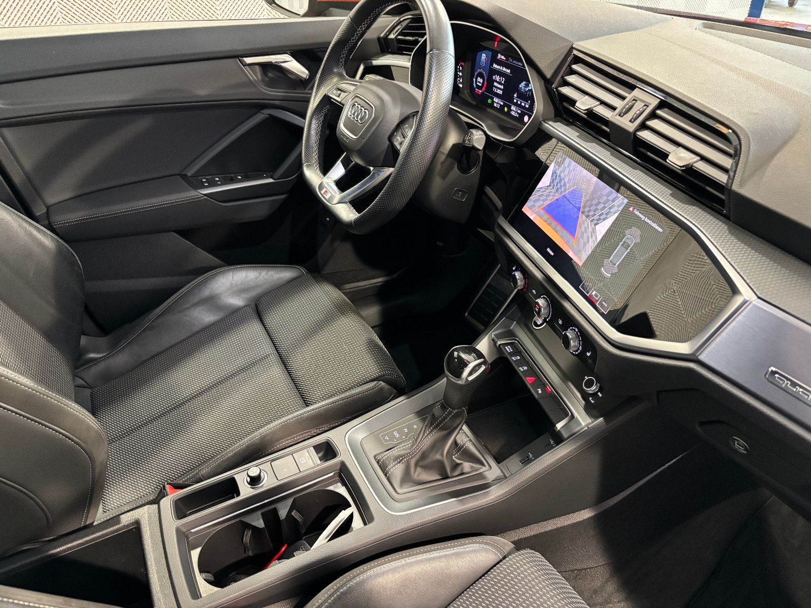 Audi Q3 Sb. 40 TFSI quattro S LINE - Samsaru's Car Outlet