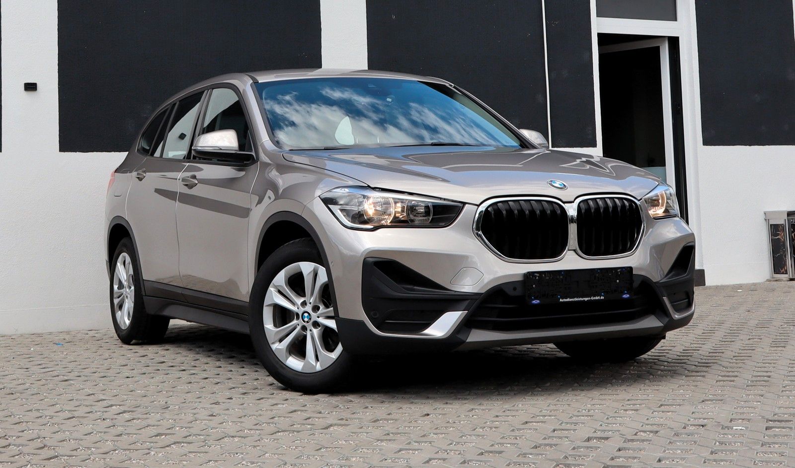 BMW X1 xDrive 25 e Advantage - Samsaru's Car Outlet