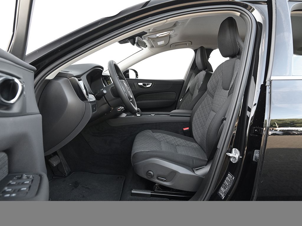 Volvo XC 60 B4 2 WD Core - Samsaru's Car Outlet