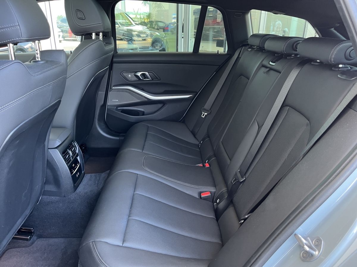 BMW 330i xDrive Touring M Sportpaket - Samsaru's Car Outlet