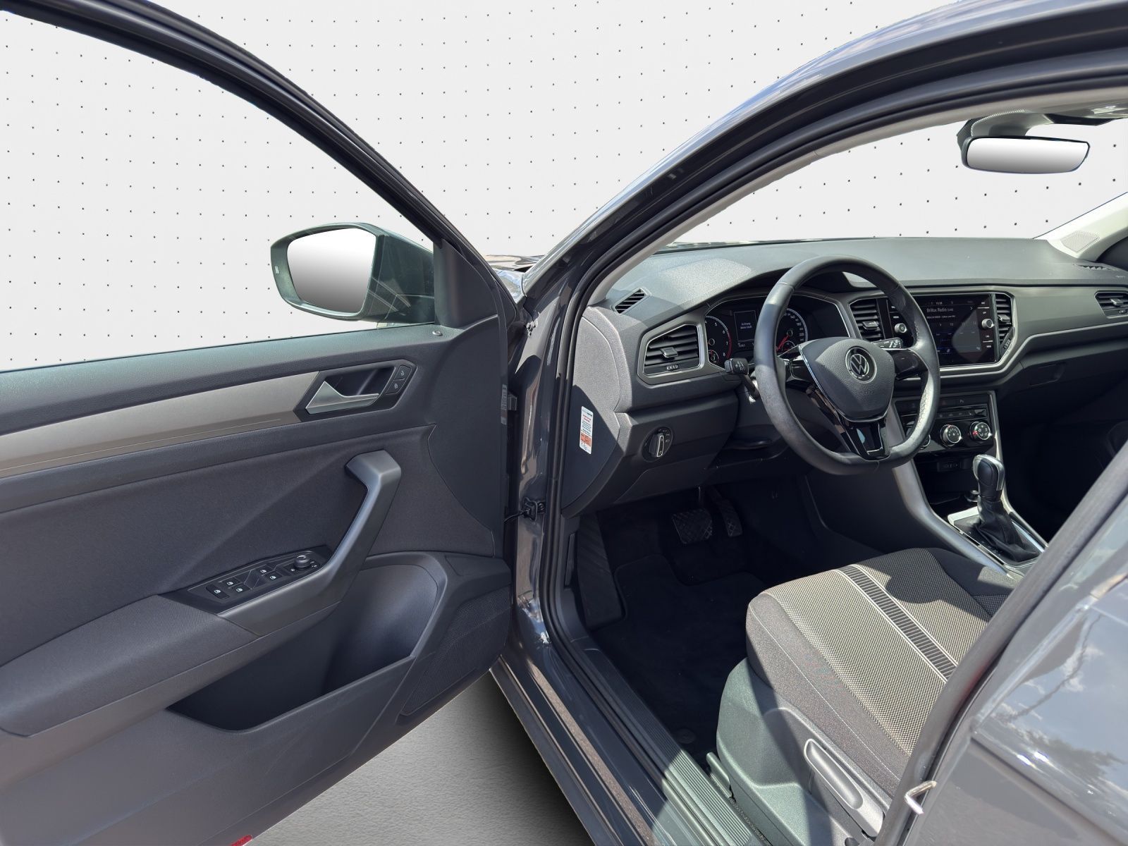 Volkswagen T-Roc Style 1.5 TSI DSG - Samsaru's Car Outlet