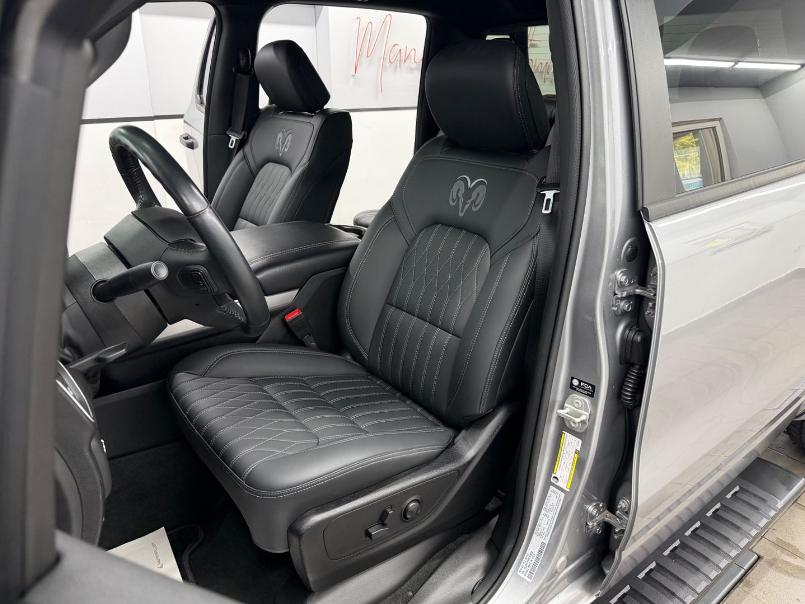 Dodge RAM 1500 5.7 4x4 eTORQUE Bigh. Crew./12"Display/