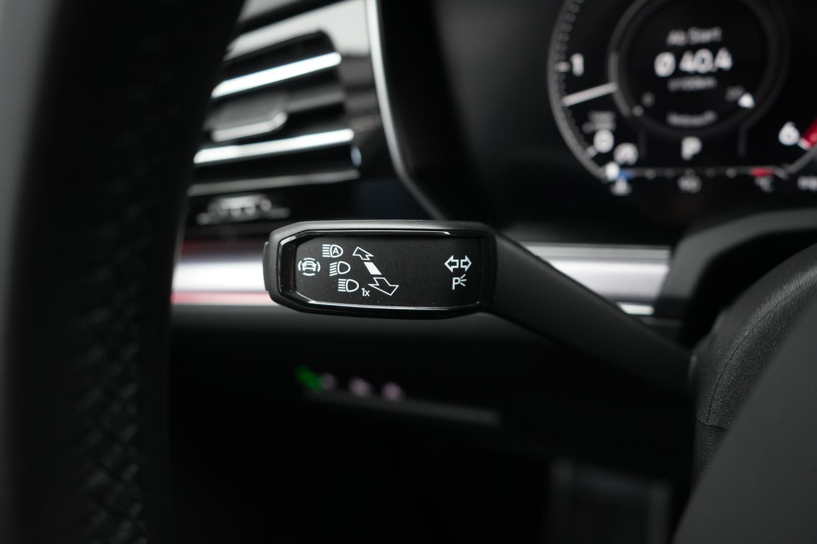 Volkswagen Touareg 3.0 V6 TDI 4Motion R line - Samsaru's Car Outlet
