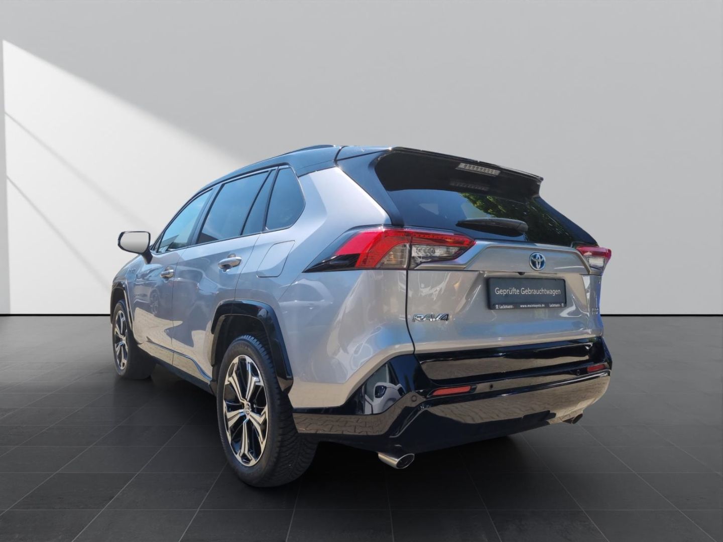 Toyota RAV 4 2.5 Plug-in Hybrid - Samsaru's Car Outlet