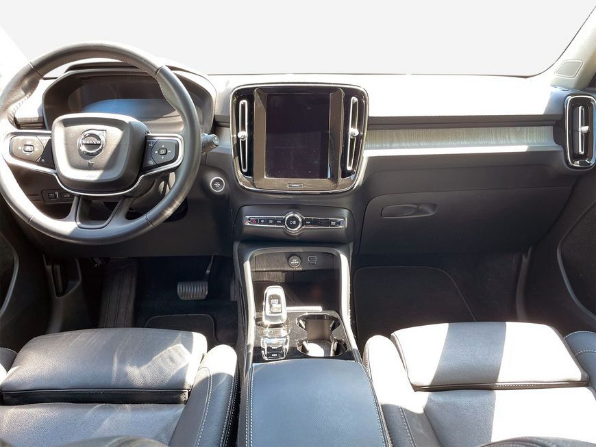 Volvo XC40 T5 Recharge Inscription - Samsaru's Car Outlet