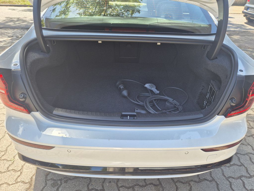 Volvo S60 T8 Ultimate Dark Recharge Plug-In Hybrid AWD