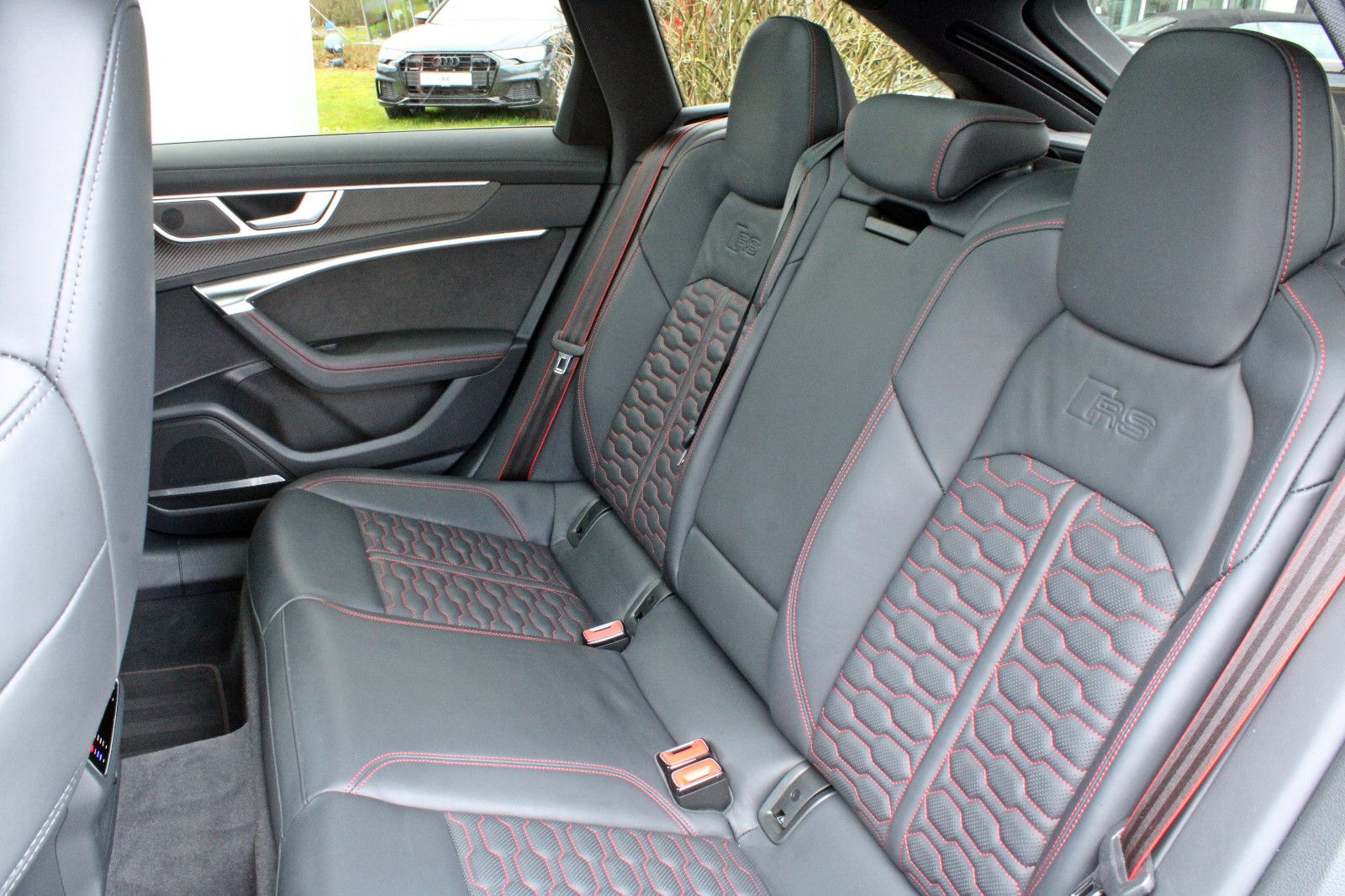 Audi RS6 Avant BLACK AHK PANO LASER HUD 280km/h LUFT