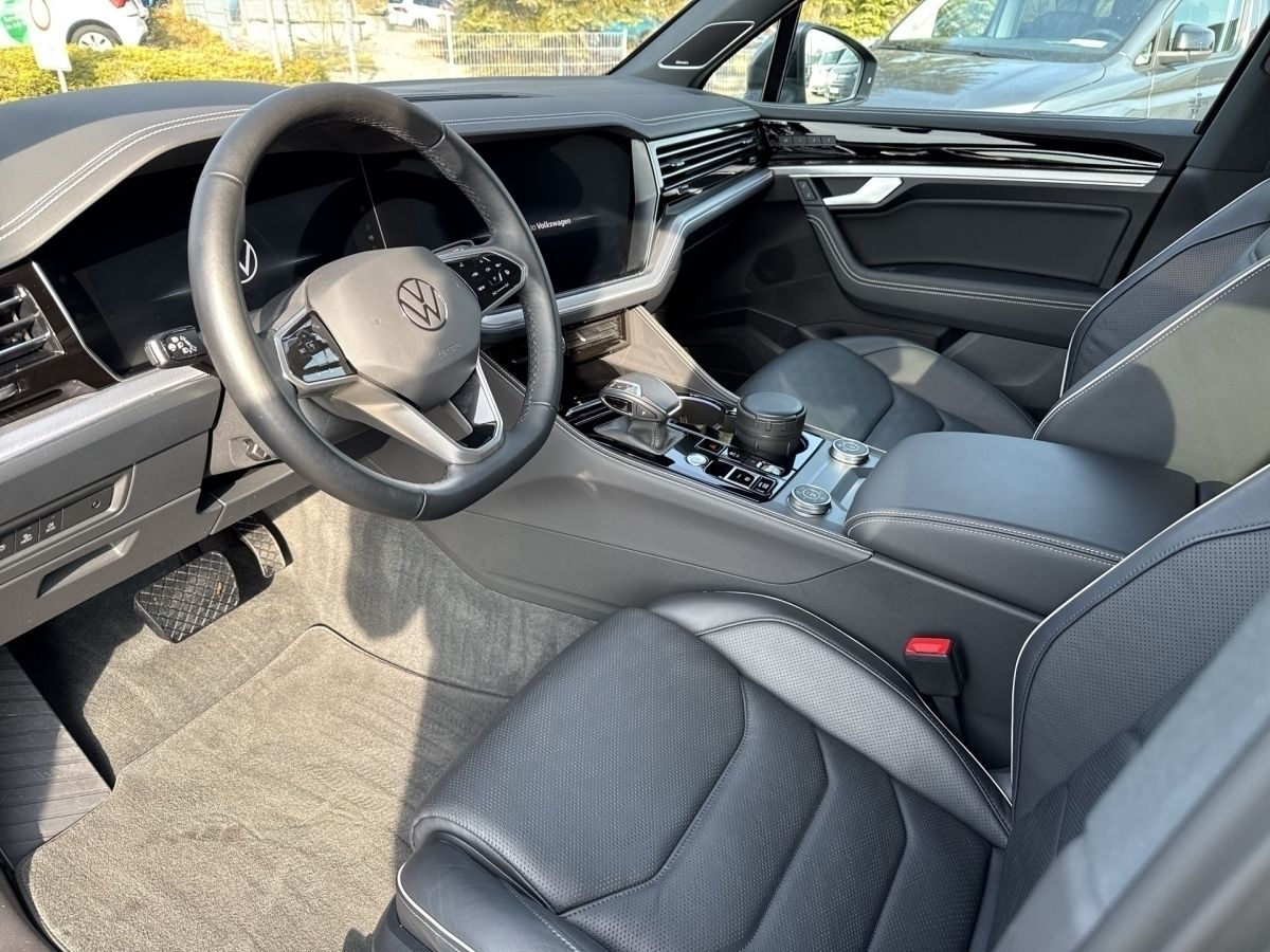 Volkswagen Touareg TDi Allradlenkung - Samsaru's Car Outlet