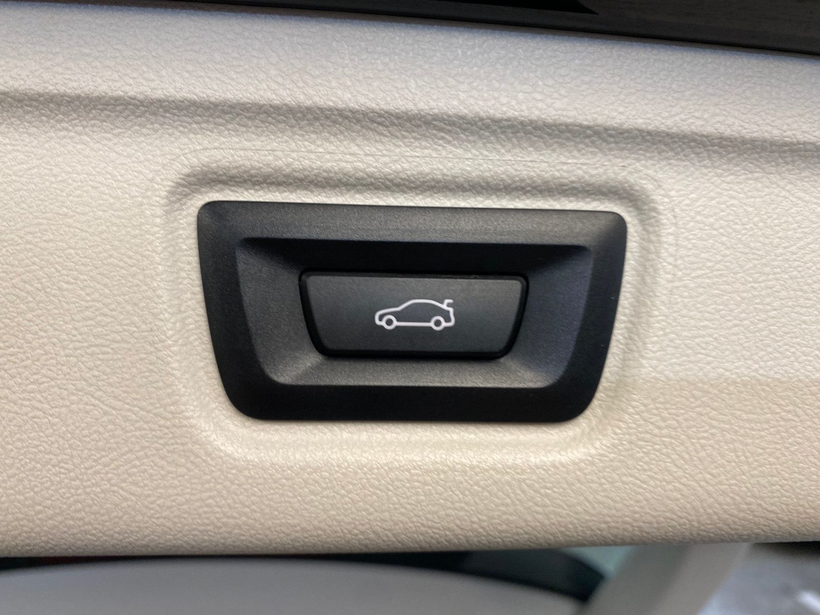 BMW 330E Touring - Samsaru's Car Outlet