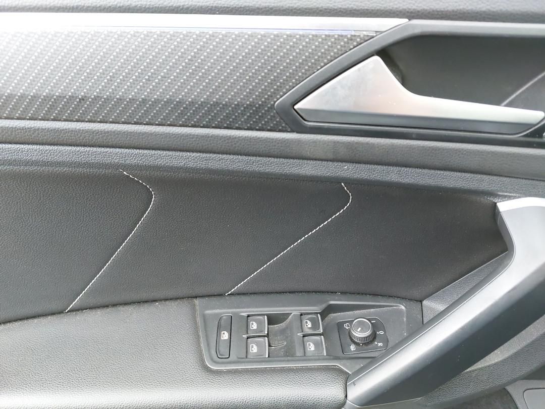 Volkswagen Tiguan R-Line 4x4,DSG,Matrix,AHK,Standh,Navi,R-L
