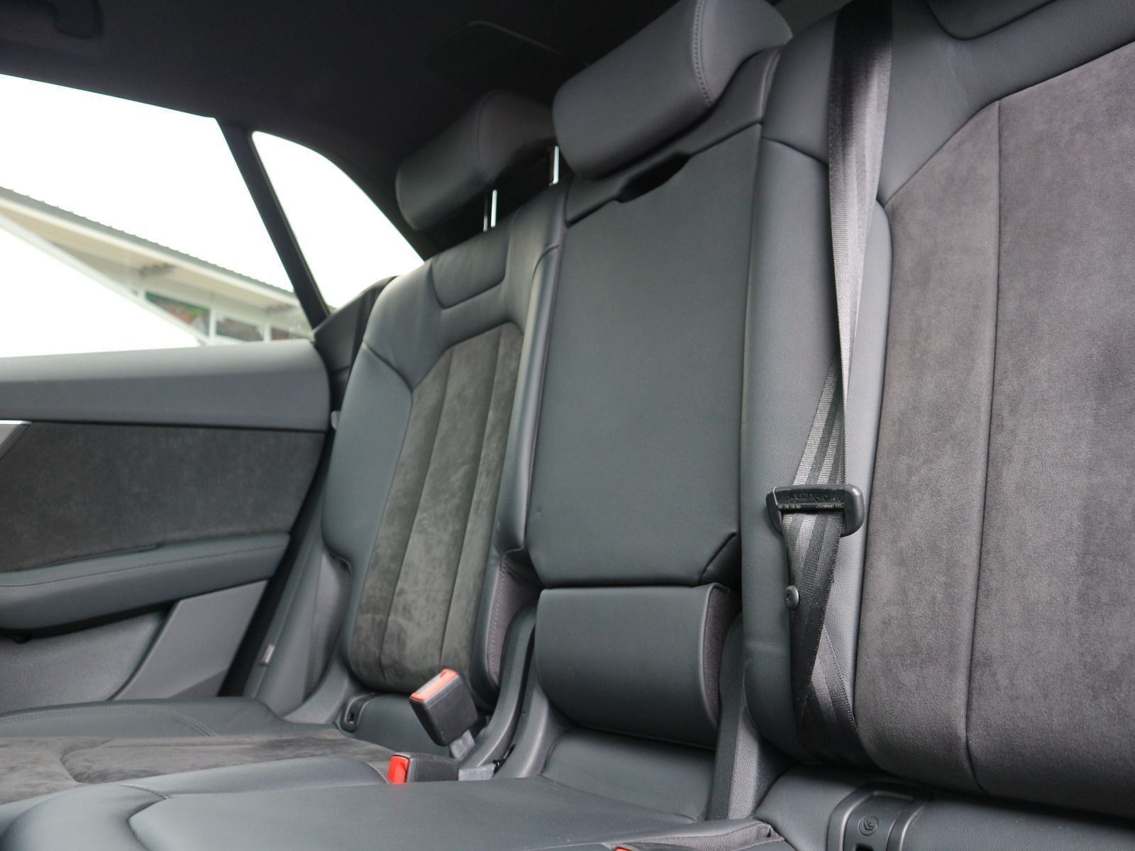 Audi RS Q8 quattro PANO+KERAMIK+AHK+HEADUP+ACC+MATRIX