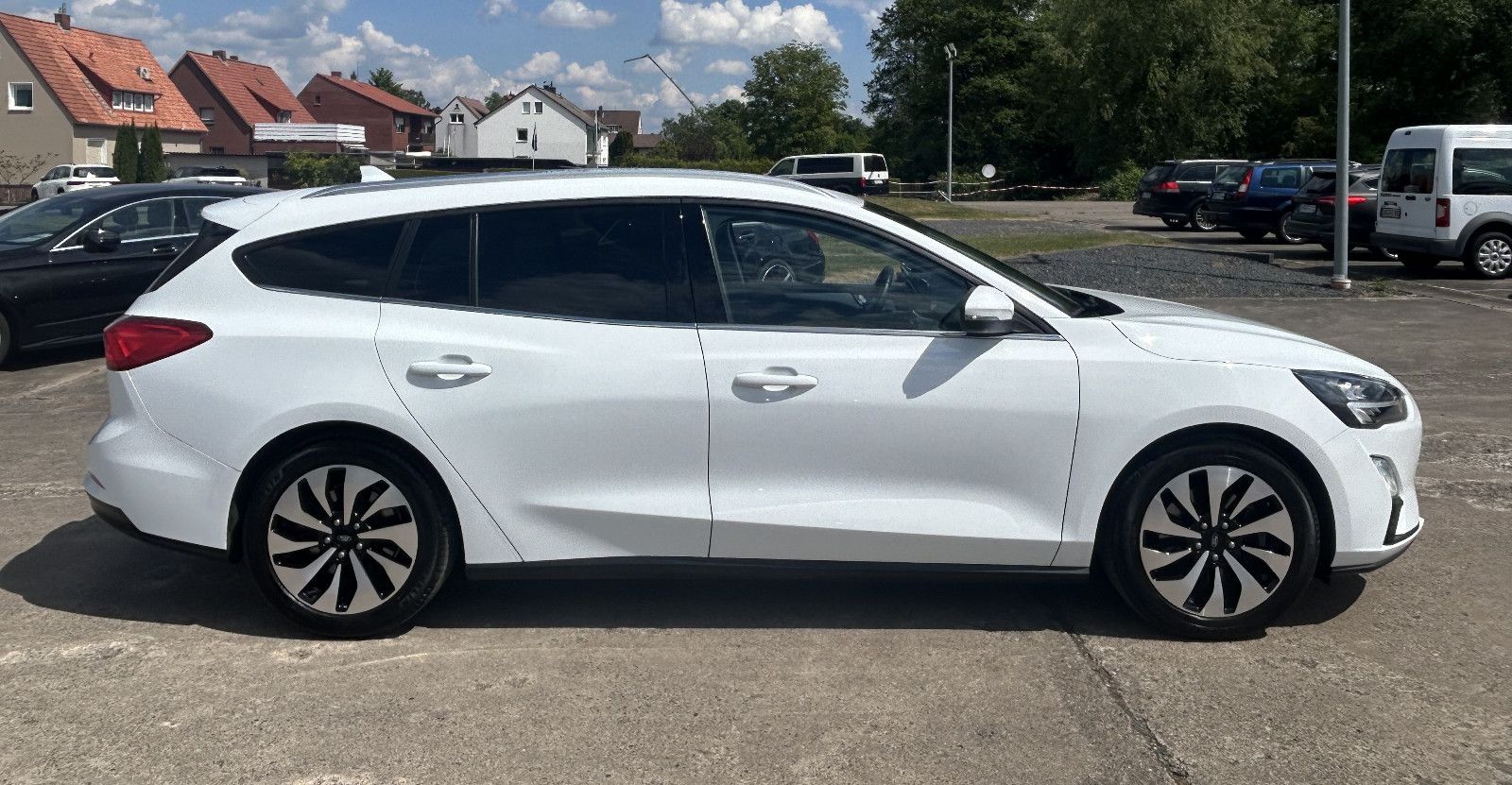 Ford Focus Turnier Cool&Connect - Samsaru's Car Outlet