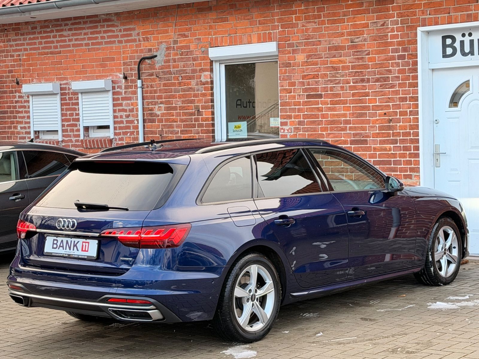 Audi A4 Avant 40 TDI quattro*AHK/HEAD-UP/KAMERA/SHZ*