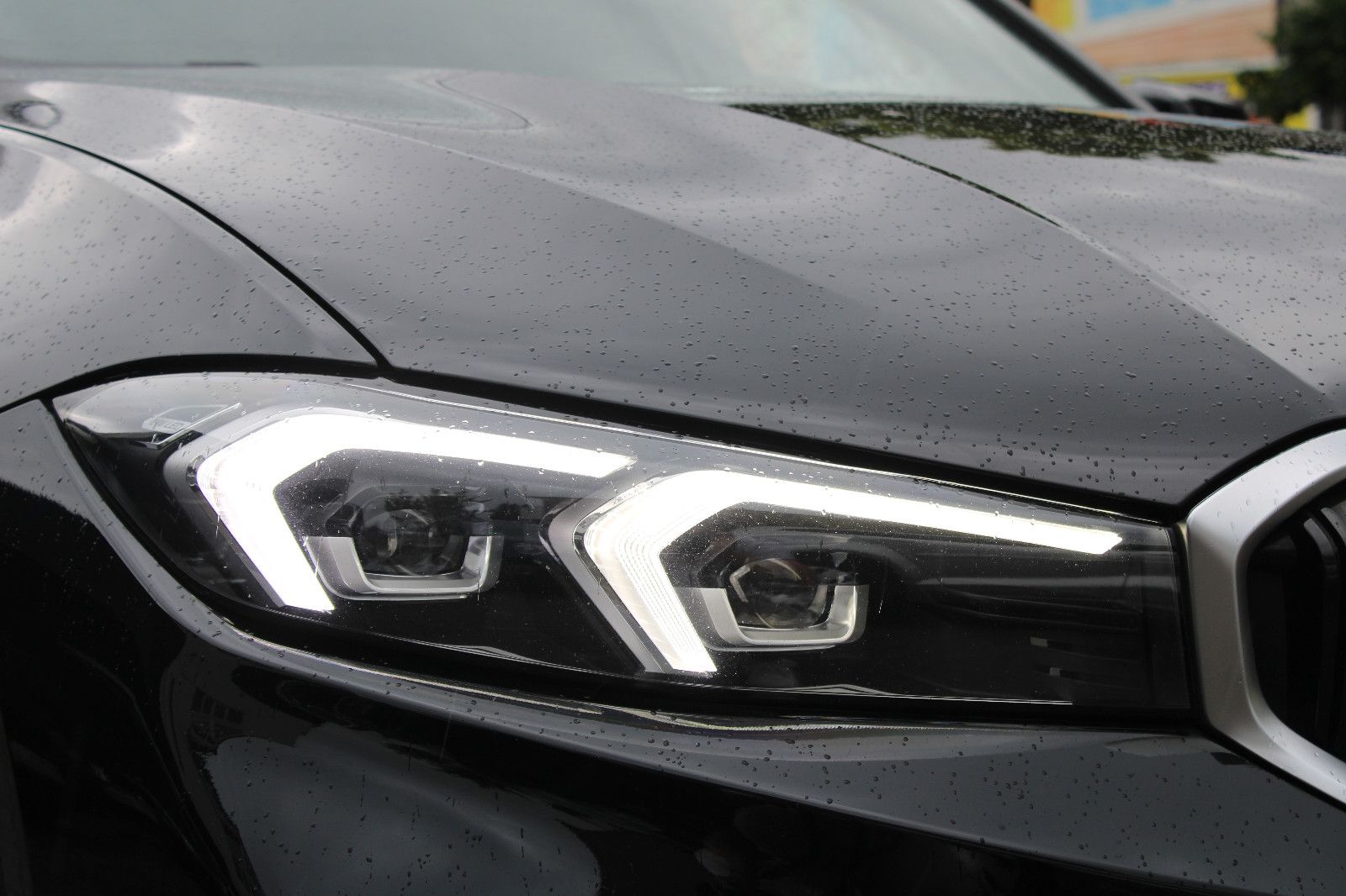 BMW 320dA Touring - Samsaru's Car Outlet