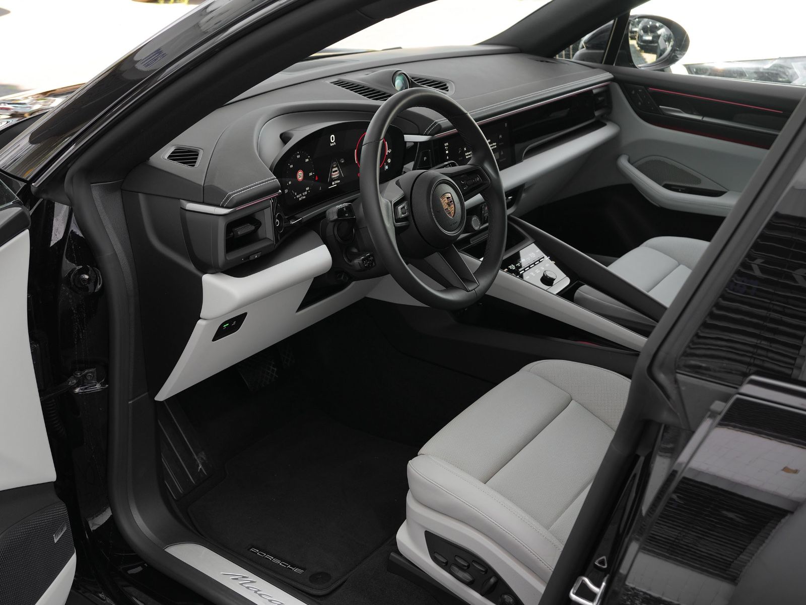 Porsche Macan 4 - Samsaru's Car Outlet