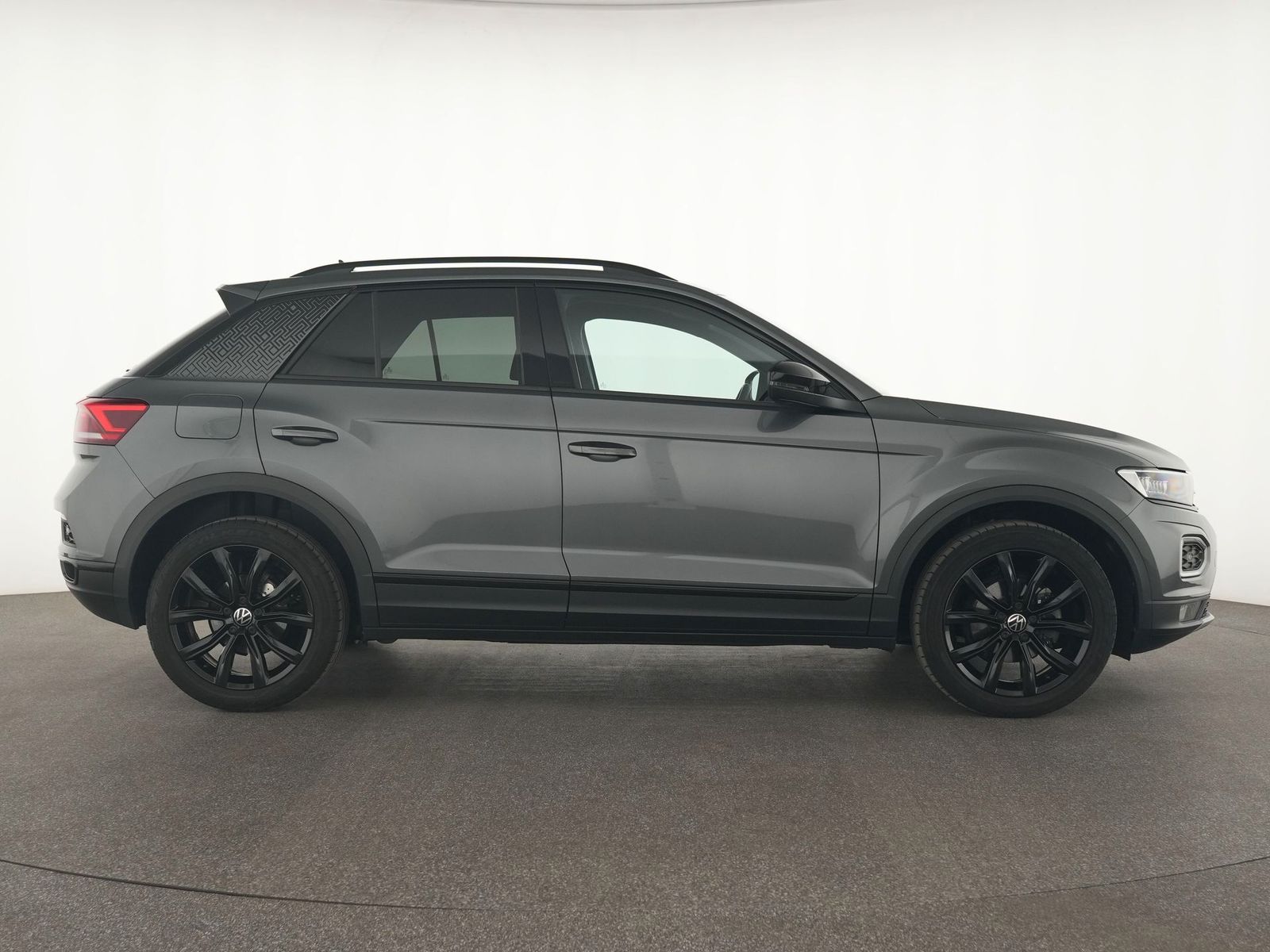 Volkswagen T-Roc Sport - Samsaru's Car Outlet