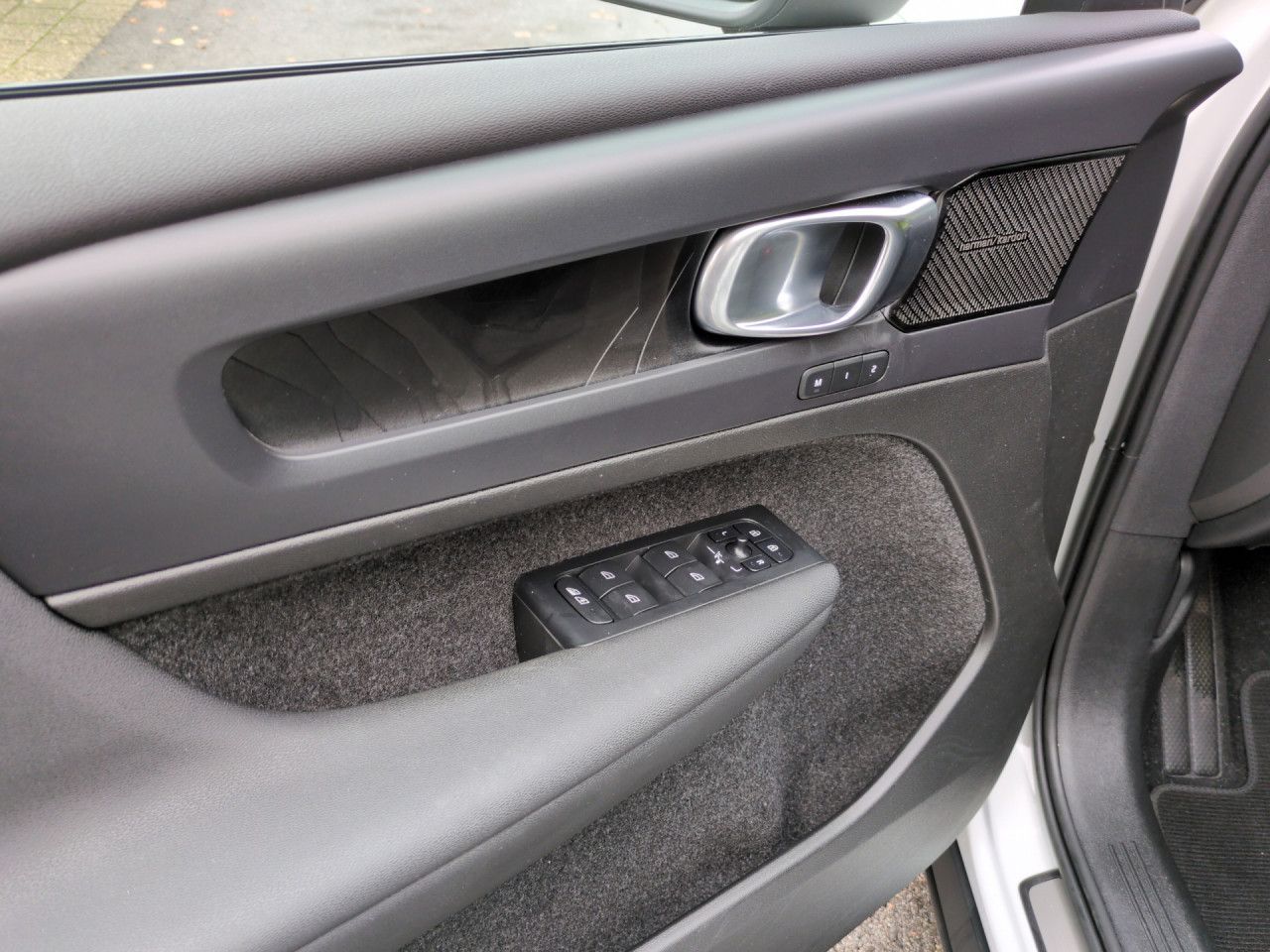 Volvo XC40 T4 Recharge R-Design Plug-In Hybrid 2WD LED