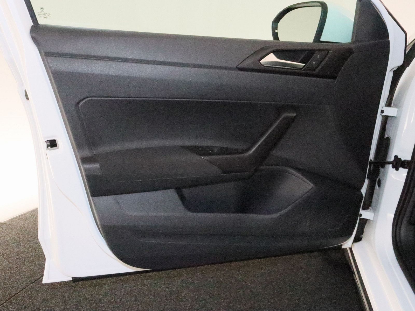 Volkswagen Taigo 1.0 TSI - Samsaru's Car Outlet
