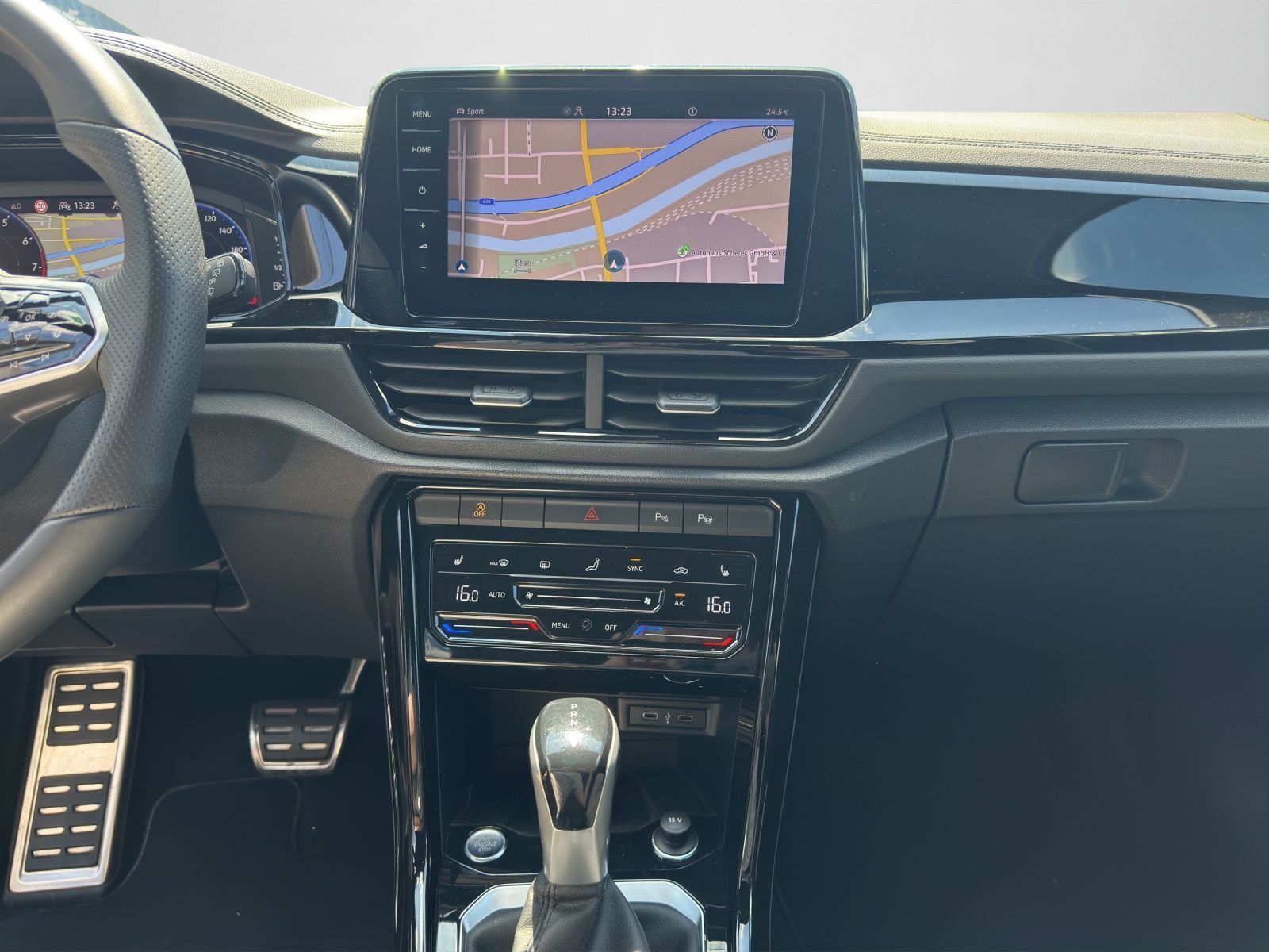 Volkswagen T-Roc R-Line 2.0 TSI DSG - Samsaru's Car Outlet