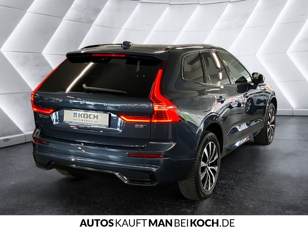 Volvo XC60 B5 AWD PlusDark ACC BLIS AHK 4xSHz VLED H&K